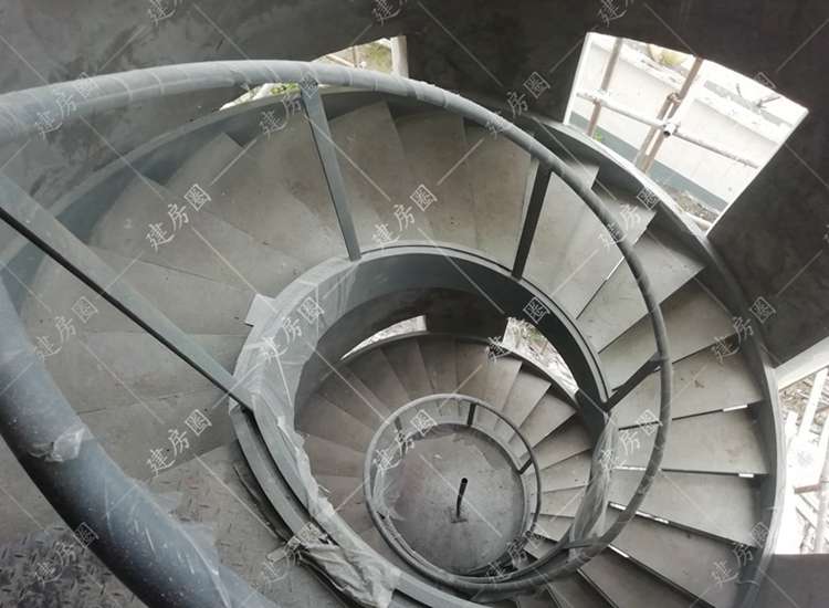 農(nóng)村自建房常見的幾種樓梯樣式，每種樓梯有哪些優(yōu)缺點